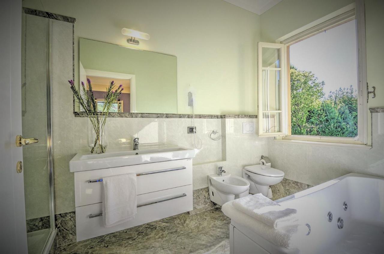 Lucca Cycling Holidays Il Tiglio Rooms Sant'Andrea di Compito Exterior photo